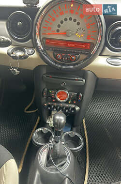 Хэтчбек MINI Cooper 2011 в 