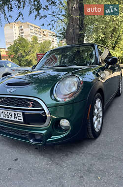 Хетчбек MINI Cooper 2016 в 