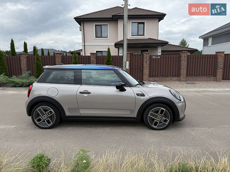 Хэтчбек MINI Cooper 2022 в Киеве