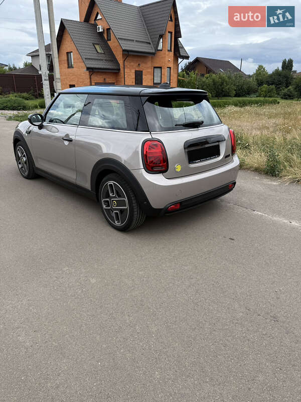 Хэтчбек MINI Cooper 2022 в Киеве