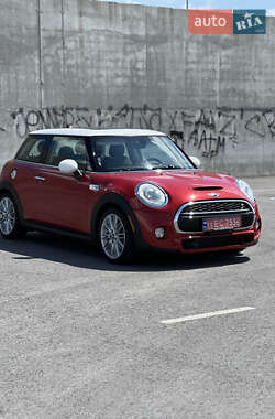 Хетчбек MINI Cooper 2015 в 