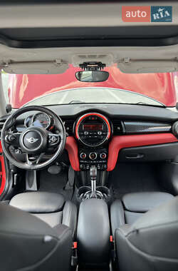 Хетчбек MINI Cooper 2015 в 