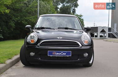 Хэтчбек MINI Cooper 2010 в 