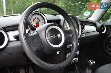 Хэтчбек MINI Cooper 2010 в 