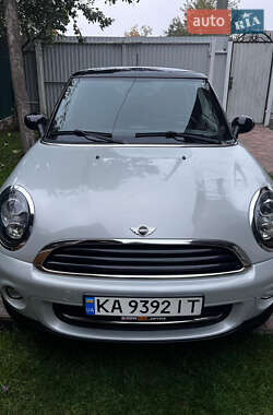 Хэтчбек MINI Cooper 2011 в 