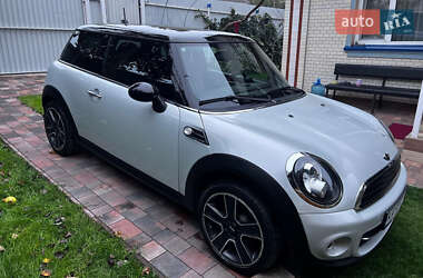 Хэтчбек MINI Cooper 2011 в 