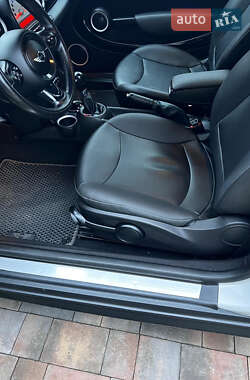 Хэтчбек MINI Cooper 2011 в 