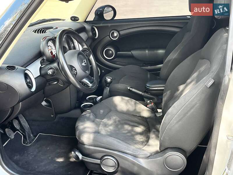 Хетчбек MINI Cooper 2011 в Дніпрі