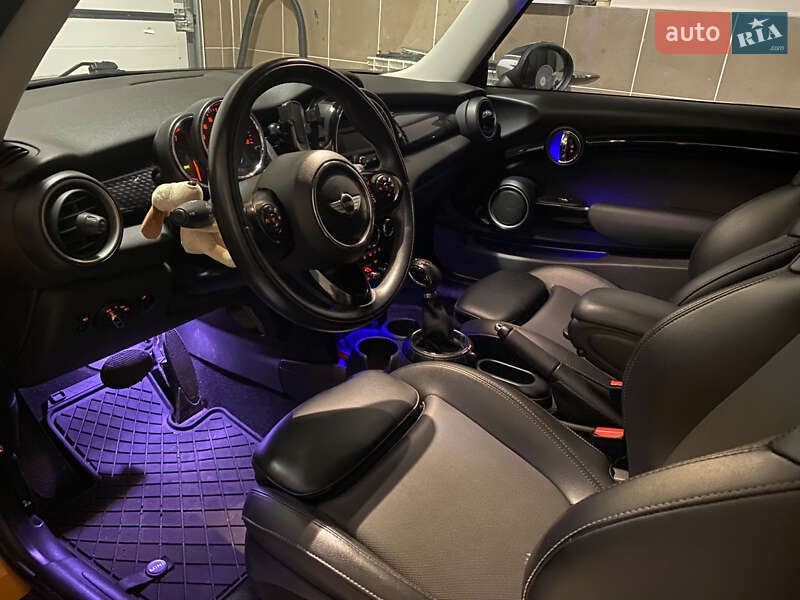 Хэтчбек MINI Cooper 2014 в Ровно