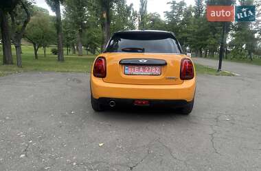 Хетчбек MINI Cooper 2014 в 