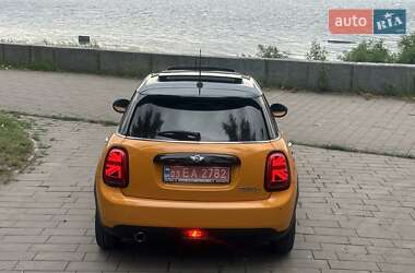Хетчбек MINI Cooper 2014 в 