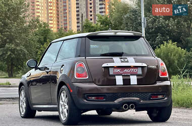 Хэтчбек MINI Cooper 2011 в 