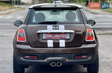 Хэтчбек MINI Cooper 2011 в 