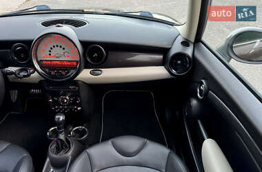 Хэтчбек MINI Cooper 2011 в 