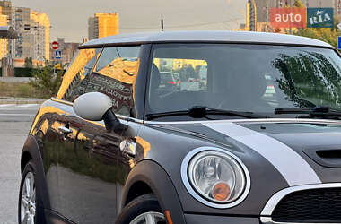 Хэтчбек MINI Cooper 2011 в 
