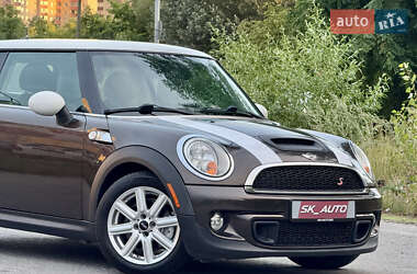 Хэтчбек MINI Cooper 2011 в 