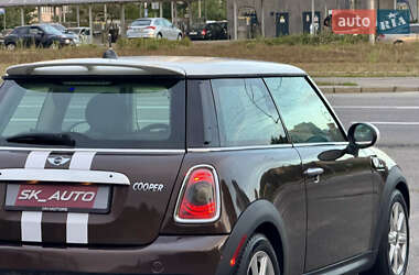 Хэтчбек MINI Cooper 2011 в 