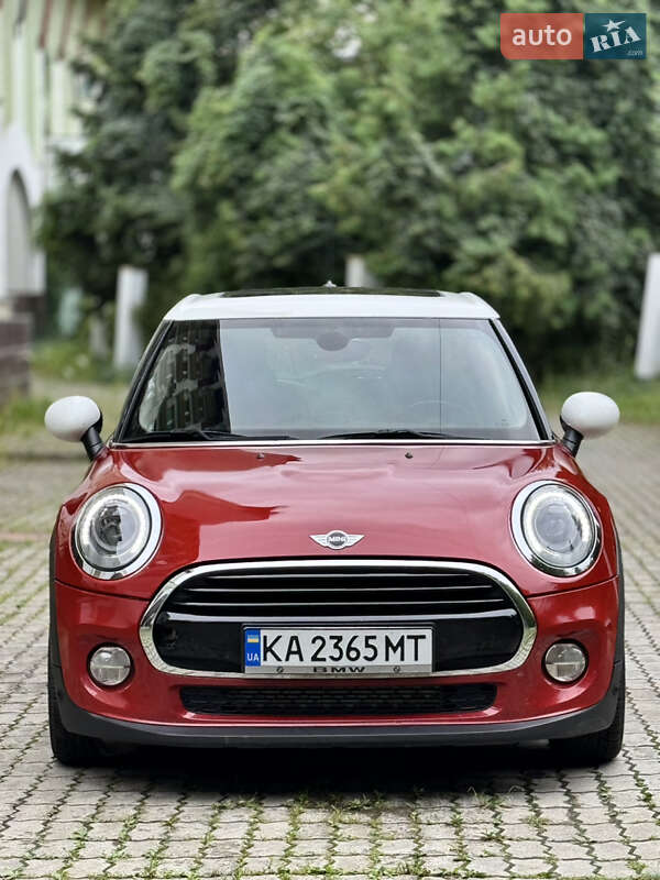 Хэтчбек MINI Cooper 2016 в 
