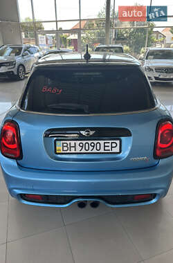 Хэтчбек MINI Cooper 2015 в 