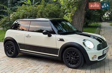 Хэтчбек MINI Cooper 2008 в 