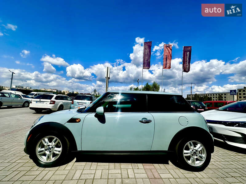 Хэтчбек MINI Cooper 2013 в 