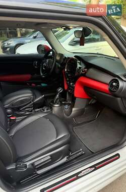 Хэтчбек MINI Cooper 2017 в 