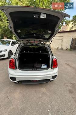 Хэтчбек MINI Cooper 2017 в 