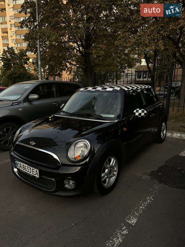 Хетчбек MINI Cooper 2010 в Києві