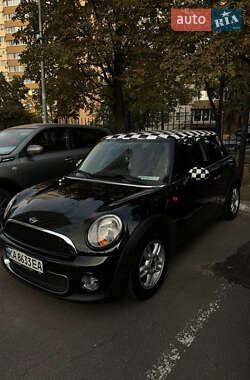 Хэтчбек MINI Cooper 2010 в 