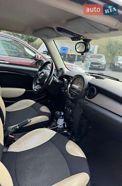 Хэтчбек MINI Cooper 2010 в 
