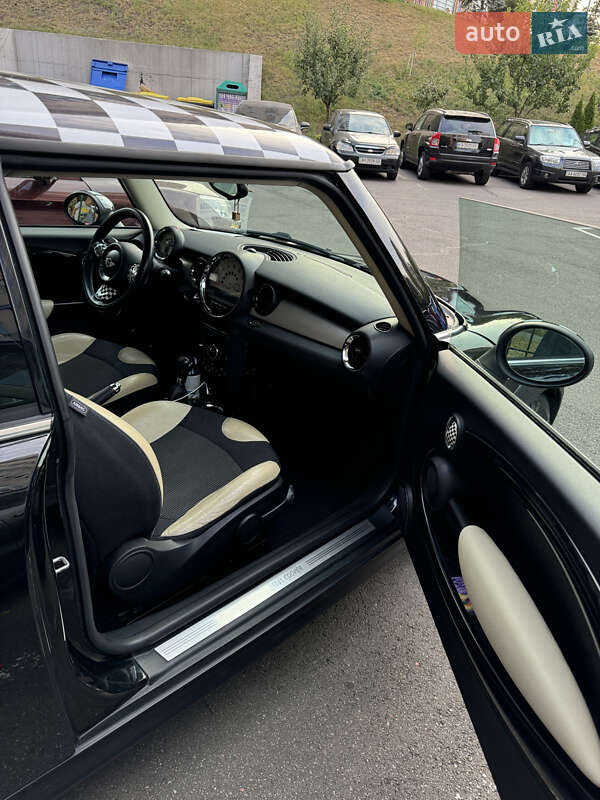 Хетчбек MINI Cooper 2010 в Києві