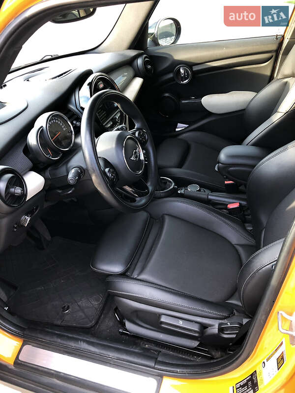 Хэтчбек MINI Cooper 2015 в Киеве