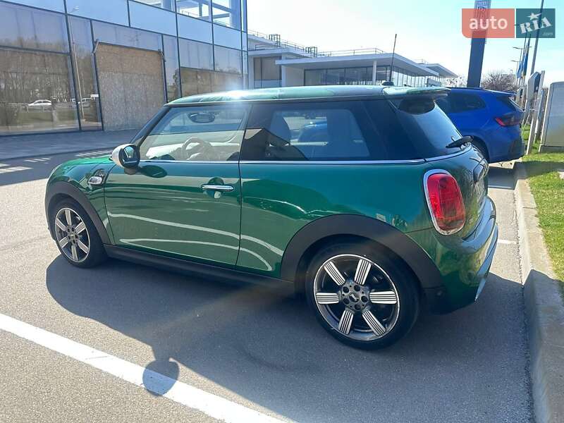 Хэтчбек MINI Cooper 2019 в Киеве
