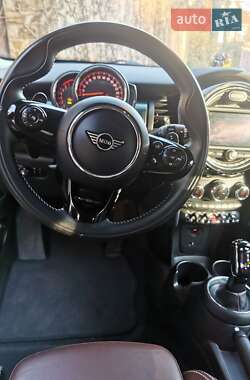 Хэтчбек MINI Cooper 2019 в 