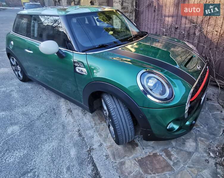 Хэтчбек MINI Cooper 2019 в Киеве