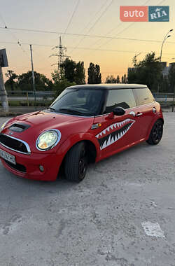 Хэтчбек MINI Cooper 2008 в 
