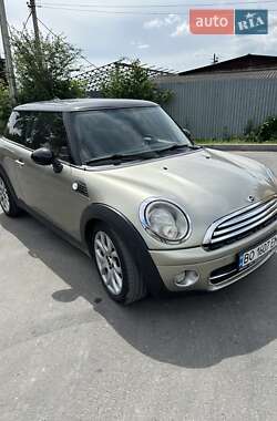 Хэтчбек MINI Cooper 2008 в 