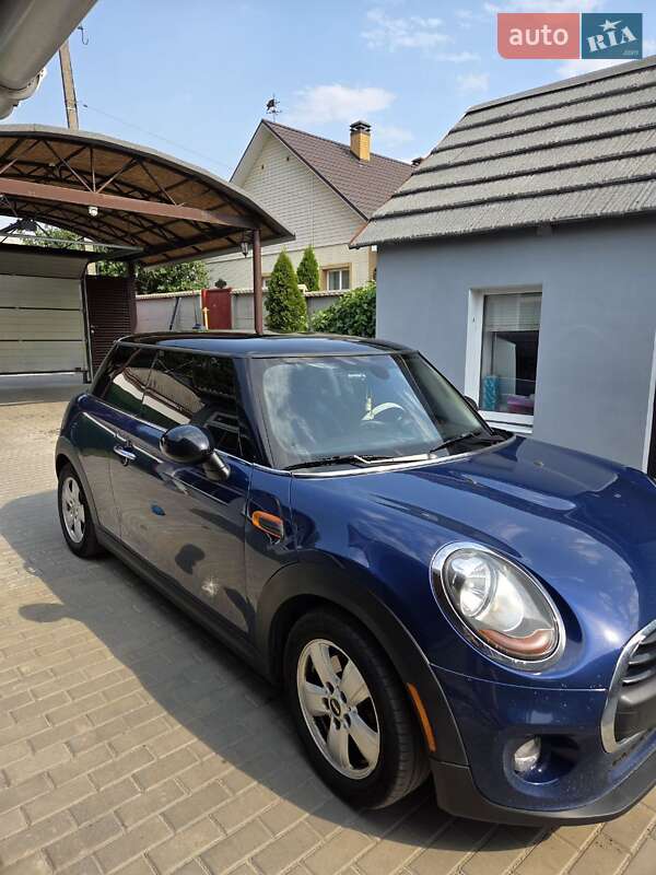 Хэтчбек MINI Cooper 2015 в 