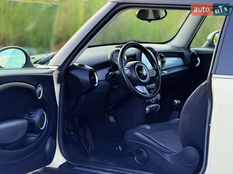 Хэтчбек MINI Cooper 2007 в Мене
