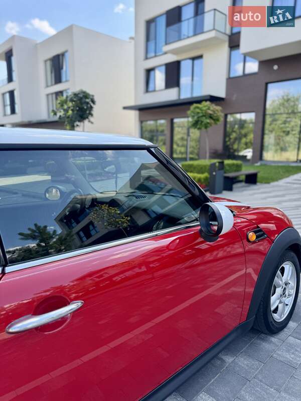 Хэтчбек MINI Cooper 2013 в Ужгороде