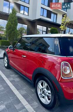 Хэтчбек MINI Cooper 2013 в 