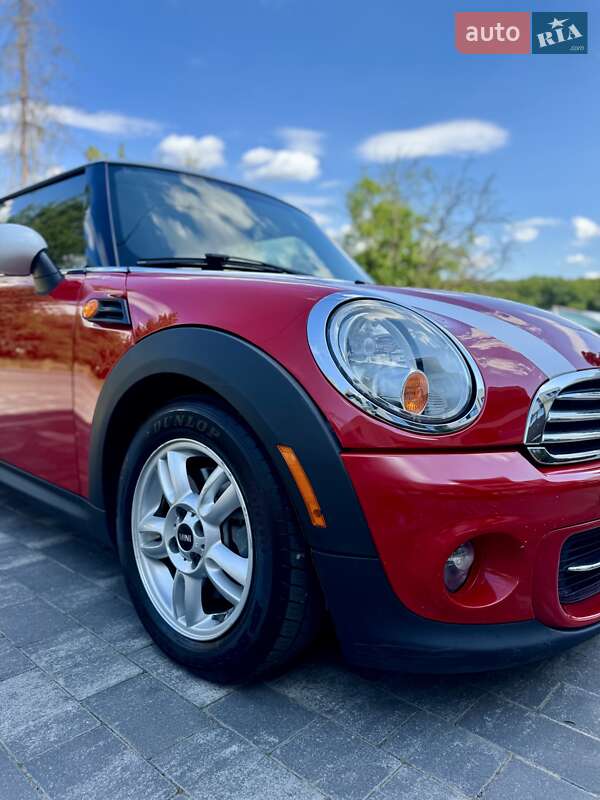 Хэтчбек MINI Cooper 2013 в Ужгороде