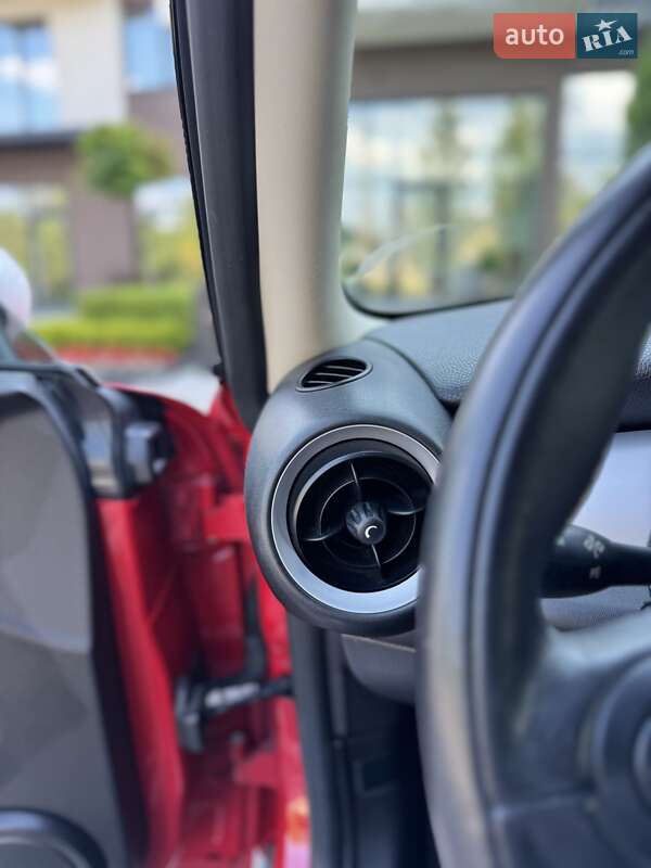 Хэтчбек MINI Cooper 2013 в Ужгороде