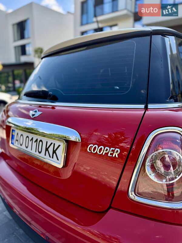 Хэтчбек MINI Cooper 2013 в Ужгороде