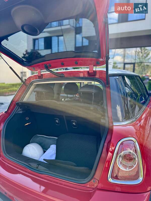 Хэтчбек MINI Cooper 2013 в Ужгороде