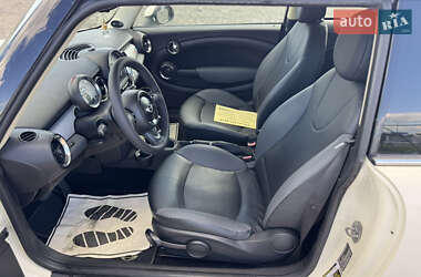 Хэтчбек MINI Cooper 2012 в 