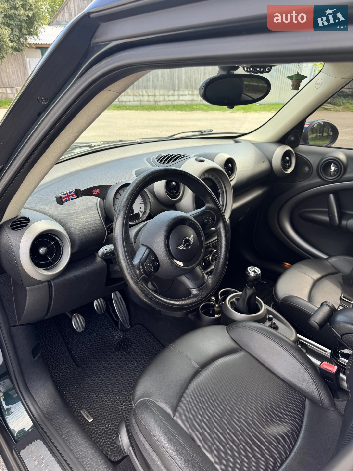 2011 MINI Cooper - мініатюра 16