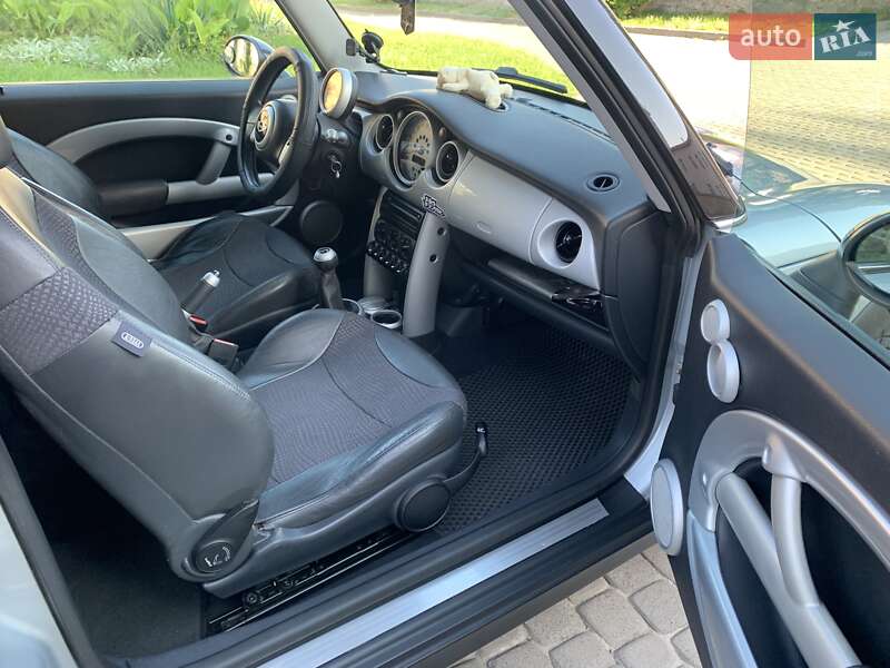 Хэтчбек MINI Cooper 2001 в Кременце