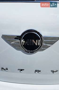 Внедорожник / Кроссовер MINI Cooper 2015 в 