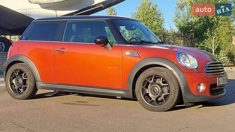 Хэтчбек MINI Cooper 2011 в Киеве